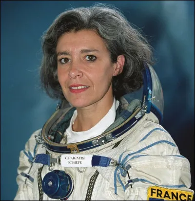 ... est la femme sur la photo.