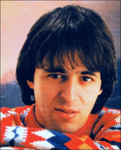 Complétez : 
"Ça mempêche pas de mais parfois jy pense."