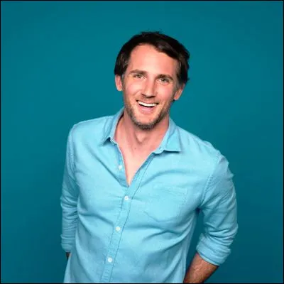 Quelle &eacute;mission lanc&eacute;e en 2004 et pr&eacute;sent&eacute;e actuellement par Rapha&euml;l de Casabianca fait d&eacute;couvrir des cultures du monde entier ?