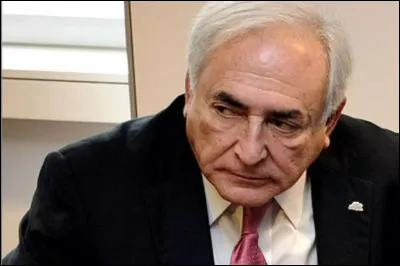 Comment naviguer en eaux troubles tout en étant dans les hautes sphères ? Celui-ci s'est perdu avec son ...