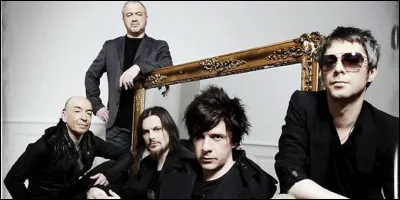 Complétez : 
"La fleur sacrée et ses"