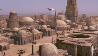 C'est là que le chevalier Jedi Qui-Gon Jinn, contraint de se poser, fait la rencontre du jeune Anakin et de sa mère Shmi ; c'est sur cette même planète que vit le jeune Luke Skywalker.