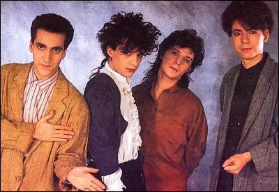 Complétez : 
"Dans cette baie personne ne pouvait"