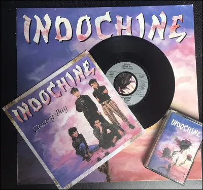 Complétez : 
"Il y a des vaisseaux fantômes dans"