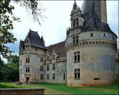 Nous terminons notre balade au château de Puyguilhem, à Villars. Commune de Nouvelle-Aquitaine, dans l'arrondissement de Nontron, elle se situe dans le département ...