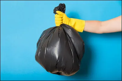 Dans quelle poubelle va ce sac de déchets ménagers ?