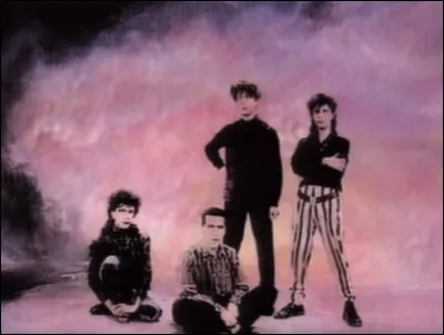 Complétez : 
"Habillé comme mon/ma"