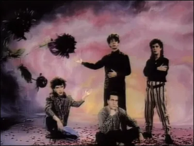 Complétez : 
"Une fille"