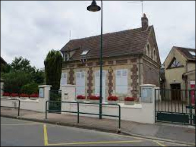 Notre balade démarre dans les Hauts-de-France, à Braisnes-sur-Aronde. Commune de l'arrondissement de Compiègne, elle se situe dans le département ...