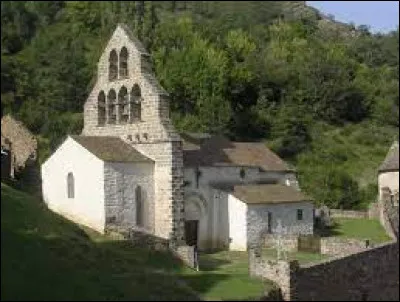 Vous avez sur cette image l'église Saint-Blaise, à Leyvaux. Petit village de 36 habitants, dans l'arrondissement de Saint-Flour, il se situe dans le département ...