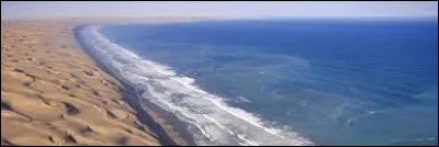 Quel océan baigne les côtes de la Namibie ?