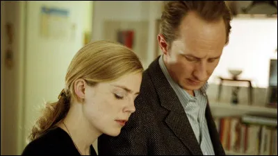 Qui a réalisé le film "Entre ses mains" (2005) avec Benoit Poelvoorde et Isabelle Carré ?