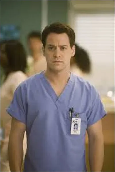 De qui George O'Malley est-il amoureux en secret dans les 2 premières saisons ?