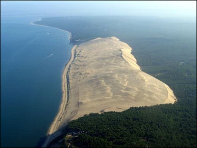 Après avoir contemplé le Jura, notre voyage atteint la Girondecomment se nomme cette dune de sable ?