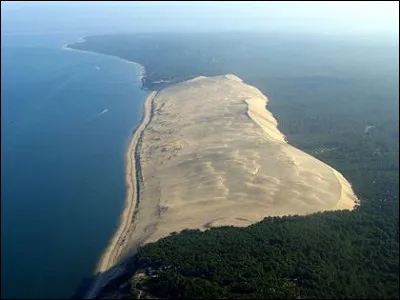 Après avoir contemplé le Jura, notre voyage atteint la Gironde
comment se nomme cette dune de sable ?