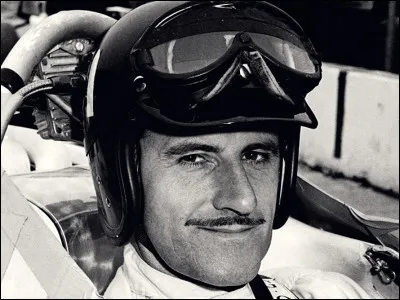 Qui est ce Graham, pilote automobile britannique de Formule 1, champion du monde en 1962 et 1969, disparu aux commandes de son avion privé le 29 novembre 1975 ?