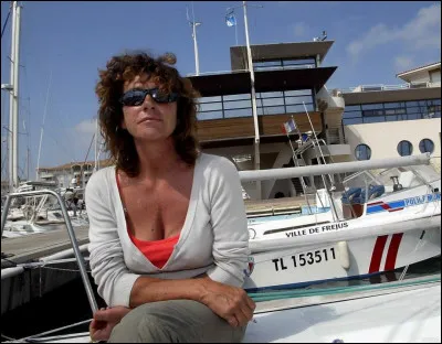 Qui est cette Florence, navigatrice française, surnommée " la petite fiancée de l'Atlantique", première femme à remporter la Route du Rhum en 1990, disparue dans le crash d'un hélicoptère lors du tournage d'une émission de télévision le 9 mars 2015 ?