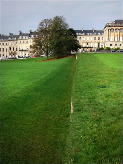 Dans l'Égypte ancienne, les prêtres pratiquaient un sport martial. C'était le...