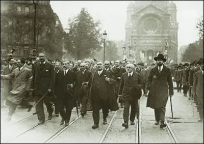 Trouvez la seule information fausse à propos de l'Action française :