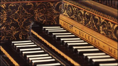 Il se révèle très tôt doué pour la musique et, alliant le travail au talent, se fait rapidement une réputation en tant que choriste et instrumentiste. Il deviendra un virtuose de plusieurs instruments, le violon et l'alto, mais aussi et surtout, l'orgue et...