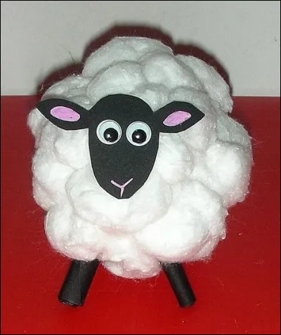 On dirait un nuage... Mais avec des pattes... Qu'est-ce ?