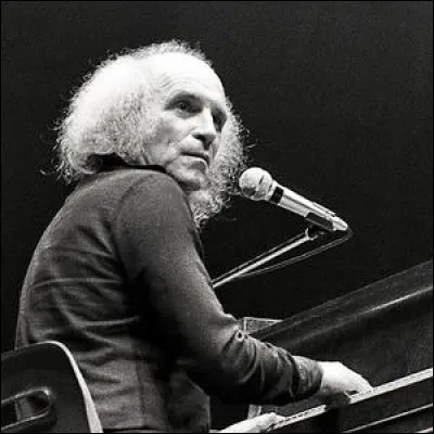 L&eacute;o Ferr&eacute; a mis en musique et chant&eacute; "Et leur chanson se m&ecirc;le au clair de lune, au calme clair de lune triste et beau, qui fait r&ecirc;ver les oiseaux dans les arbres..." ; "Clair de lune" est un po&egrave;me de ...