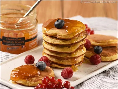 Gastronomie : avec quoi arrose-t-on les pancakes ?