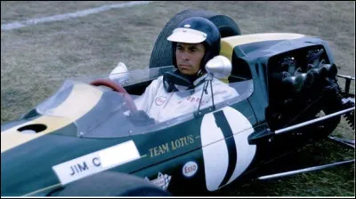 Qui est ce Jim, pilote écossais de Formule 1, champion du monde en 1963 et 1965, mort le 7 avril 1968 au volant de sa Lotus sur le circuit d'Hockenheim en Allemagne ?