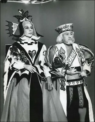 Quelle actrice est aux côtés de Francis Blanche dans le "Alice au pays des merveilles" de Jean-Christophe Averty en 1970 ?