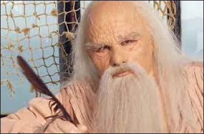 Lequel de ces hommes incarne le père Fouras dans le jeu télévisé "Fort Boyard" ?