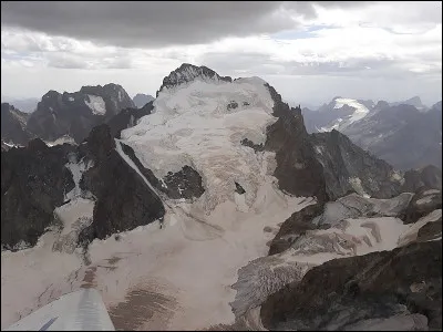 Boîte de nuit pour solitaire, c'est l'...