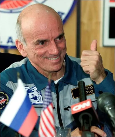 Le ..., Dennis Tito est devenu le premier touriste de l'espace.