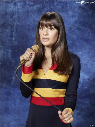 Dans la saison 6, avec qui Rachel reprend-elle le Glee Club ?