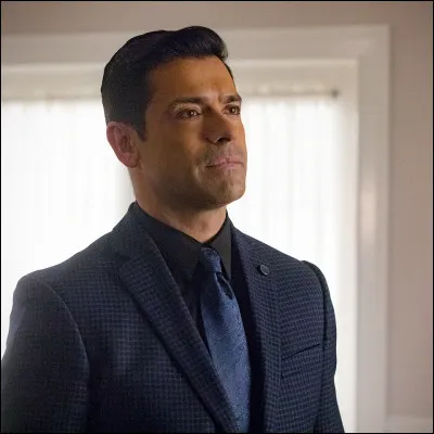 Quel est le vrai nom de Hiram Lodge ?