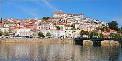 La ville de Coimbra se situe-t-elle au Portugal ?