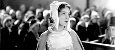Quel cinéaste a réalisé le film muet "La Lettre écarlate" (1926) avec Lilian Gish ?