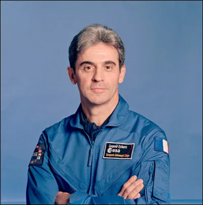 Je suis le huitième Français à découvrir l'espace. Ma première mission se déroule dans la station Mir en 1998, la seconde en 2008 à bord de la navette Atlantis pour rejoindre l'ISS.
Qui suis-je ?