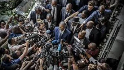 Combien de journalistes suivaient le procès ?