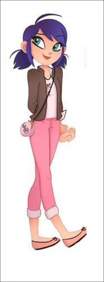 Elle possède des boucles d'oreilles spéciales. Qui est-ce ?