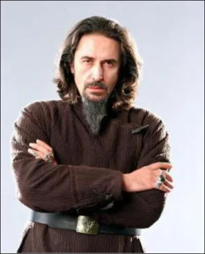 Qui est le directeur de Durmstrang ?