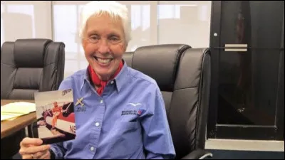 Quel est l'âge de la personne la plus âgée à avoir été dans l'espace ?