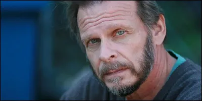 Qui Marc Singer double-t-il ?