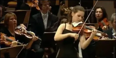 Générique > La musique très reconnaissable est signée Alexander Courage : Bien qu'originale, le thème fait penser à celui du/de ...