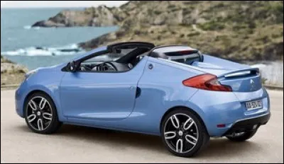 Quel est le nom de cette Renault de plein air biplace qui est un cuisant échec commercial ?