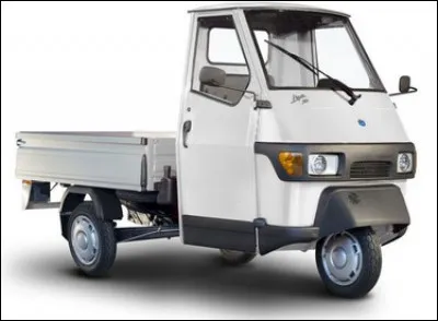 Ce triporteur venu d'Italie est bien pratique avec son petit moteur . Quel est ce modèle économique ?
