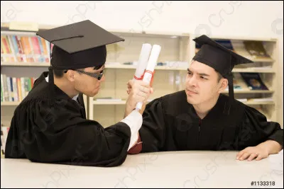 A-t-il eu un diplôme d'études spécialisées en management sportif ?