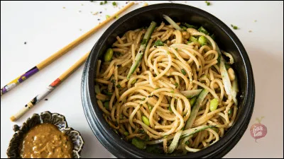 Quelles sont ces pâtes, qui sont aussi mangées dans les soupes chinoises et qui sont très connues ?