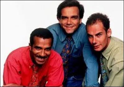 Complétez le titre de cette chanson : "Isabelle a les yeux...