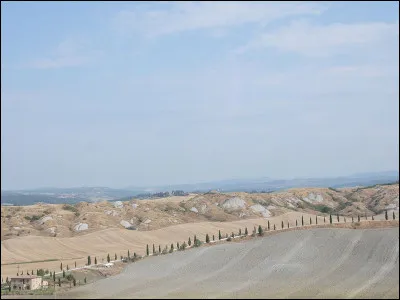 Direction l'Italie, nous sommes dans la r&eacute;gion de Toscane. Comment se nomme ce lieu d&eacute;sertique ?