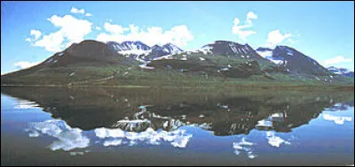 Prochaine &eacute;tape : la Scandinavie en Su&egrave;de, pr&eacute;cis&eacute;ment en Laponie. Saurez-vous me dire quel est le nom de cette montagne ?